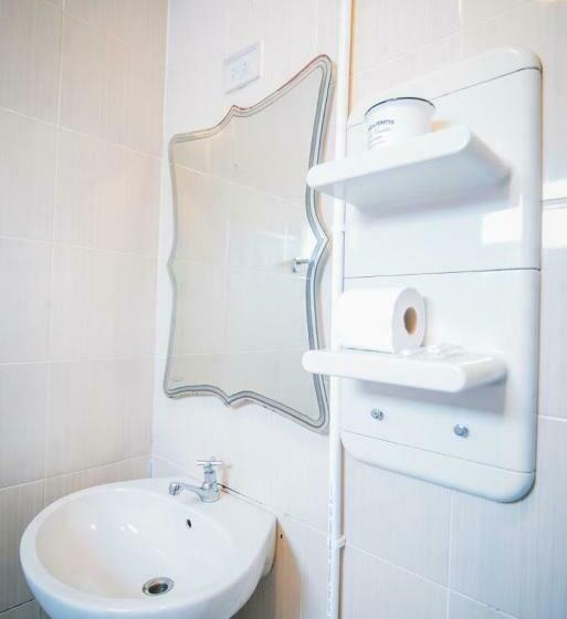 غرفة قياسية رباعية, Chilli Hotel&restaurant