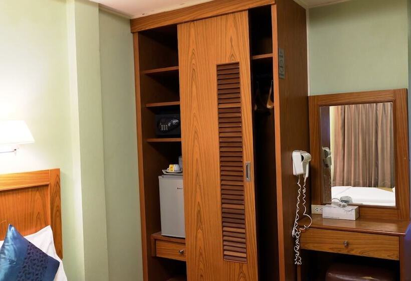 غرفة قياسية رباعية, Chilli Hotel&restaurant