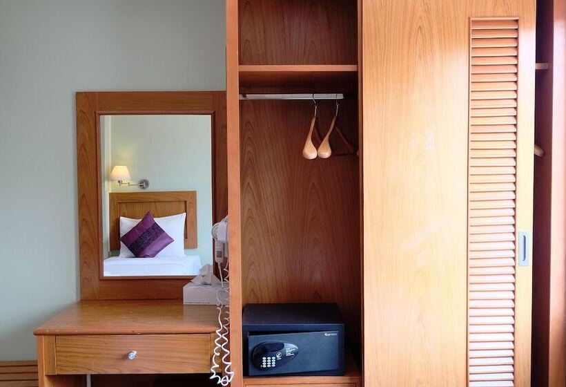 غرفة قياسية رباعية, Chilli Hotel&restaurant