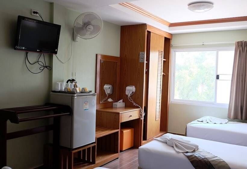 Четырехместный Номер Стандарт, Chilli Hotel&restaurant