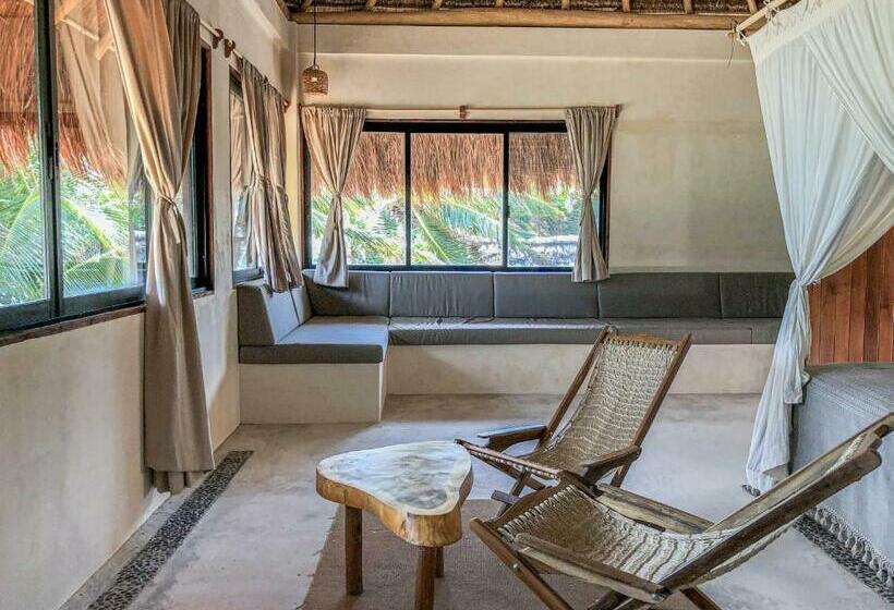 מיטת קינג בסוויטה, Diamante K   Inside Tulum National Park