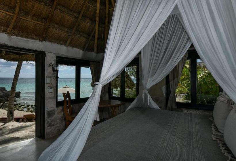 מיטת קינג בסוויטה, Diamante K   Inside Tulum National Park