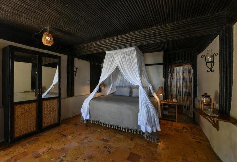 スタンダードバンガロー, Diamante K   Inside Tulum National Park