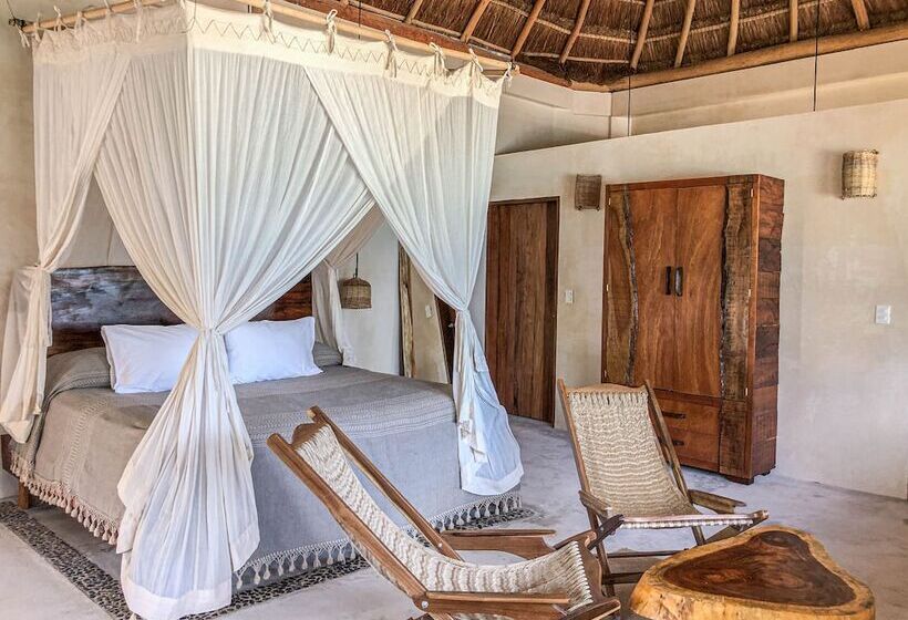 מיטת קינג בסוויטה, Diamante K   Inside Tulum National Park