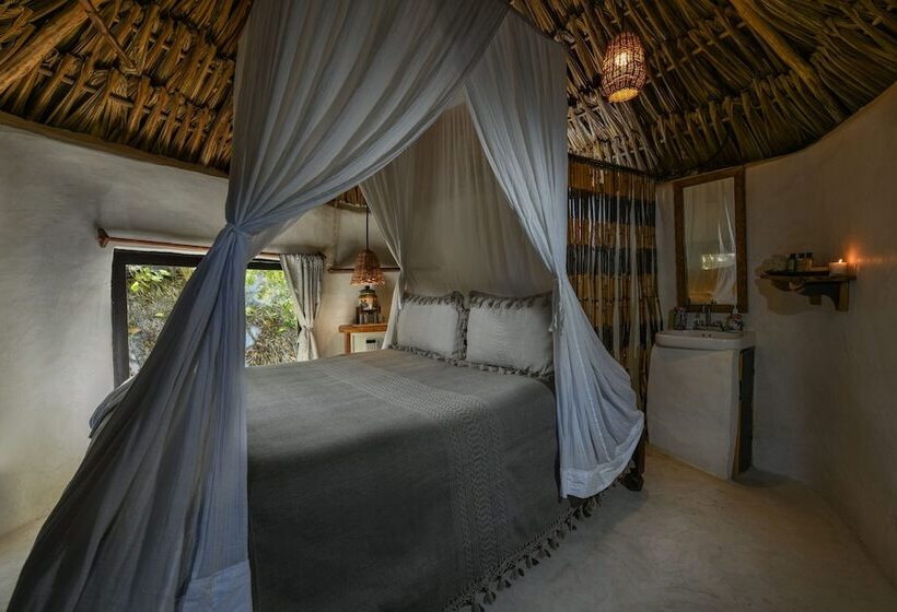 בונגלו מוזל, Diamante K   Inside Tulum National Park