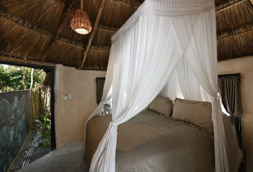 בונגלו מוזל, Diamante K   Inside Tulum National Park