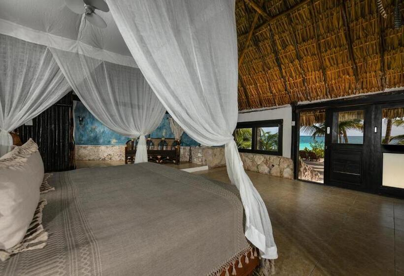 מיטת קינג בסוויטה, Diamante K   Inside Tulum National Park