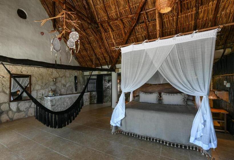 מיטת קינג בסוויטה, Diamante K   Inside Tulum National Park