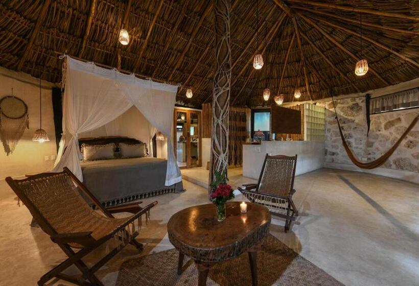 מיטת קינג בסוויטה, Diamante K   Inside Tulum National Park