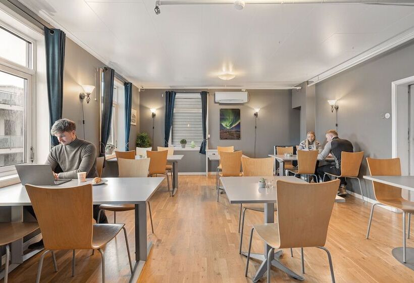 バス共有のスタンダードルーム, Enter Backpack