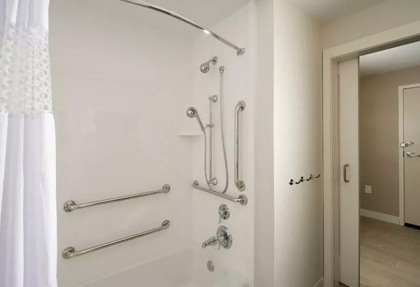 Standard-invahuone King-vuode, Hampton Inn & Suites Falls Church