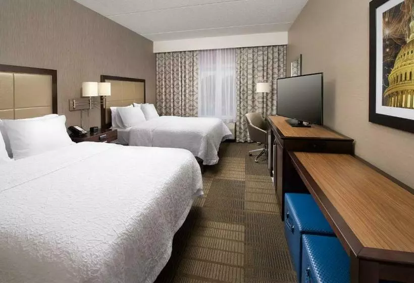 Standard-huone, Hampton Inn & Suites Falls Church
