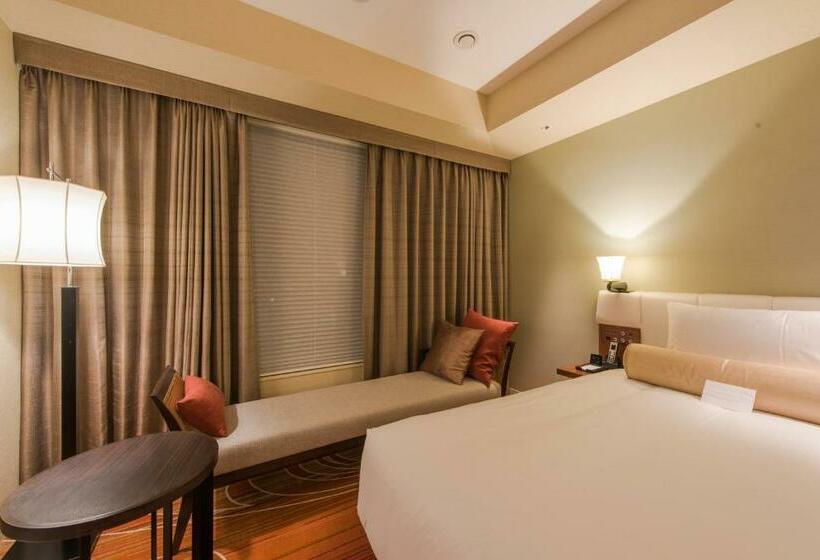 חדר קלאב, Hyatt Regency Naha Okinawa