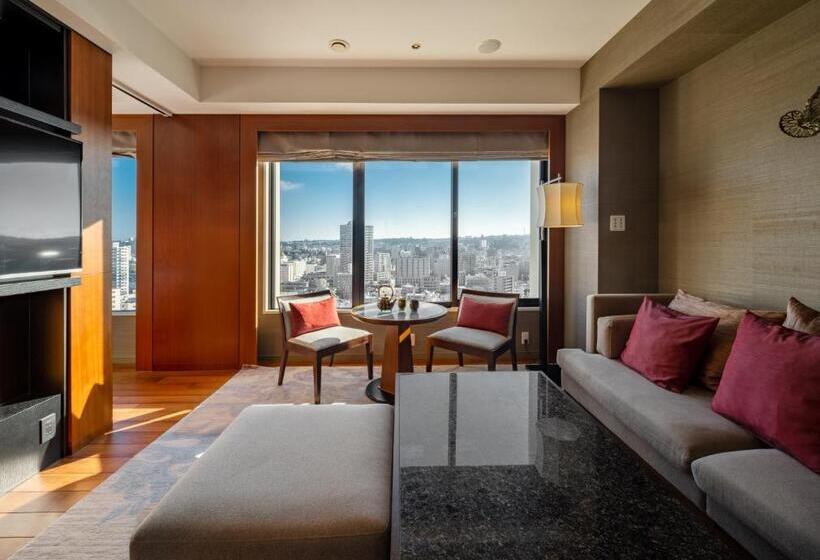 סוויטה, Hyatt Regency Naha Okinawa