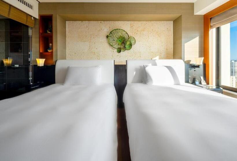 סוויטה, Hyatt Regency Naha Okinawa