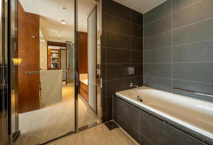 סוויטה אקזקיוטיב, Hyatt Regency Naha Okinawa