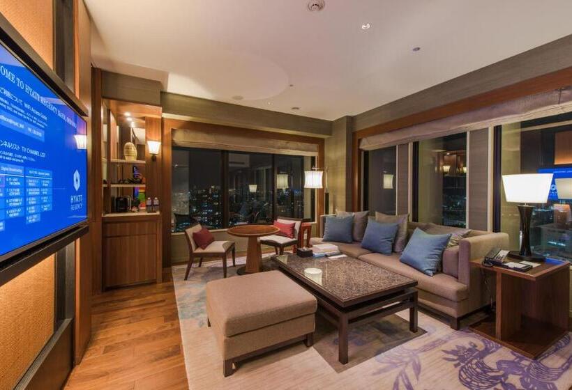 סוויטת אקזקיוטיב, עם מיטת קינג, Hyatt Regency Naha Okinawa