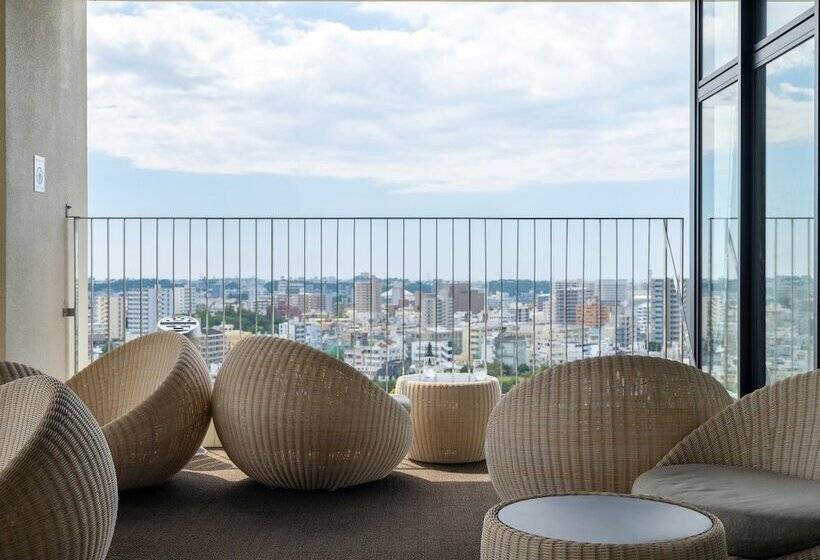 חדר קלאב, Hyatt Regency Naha Okinawa