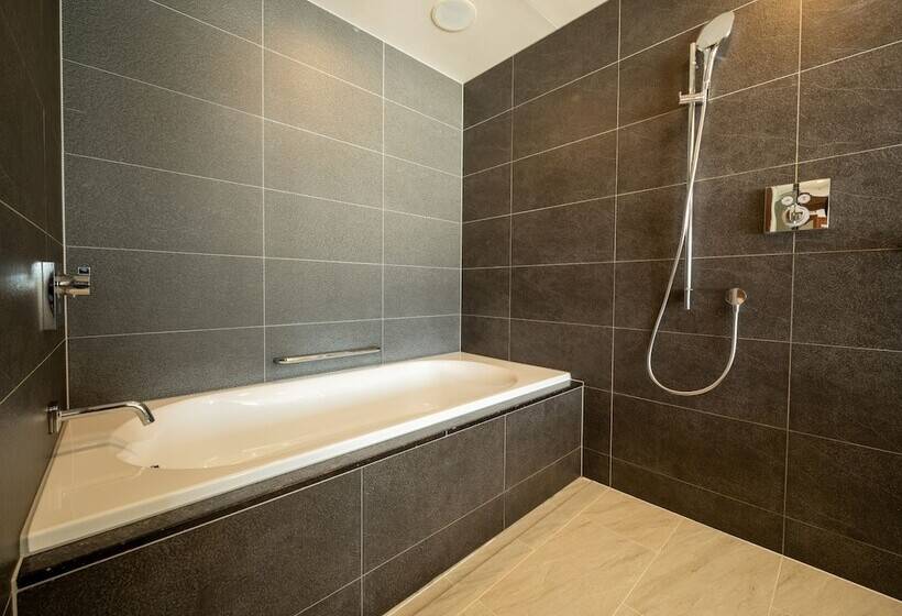 סוויטה אקזקיוטיב, Hyatt Regency Naha Okinawa