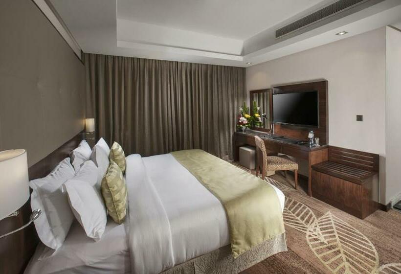 سوییت خانوادگی, Ramee Rose