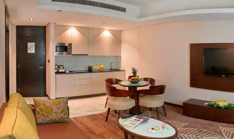 سوییت خانوادگی, Ramee Rose