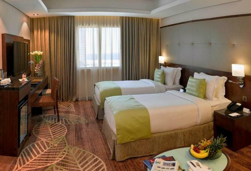 اتاق اجرایی, Ramee Rose