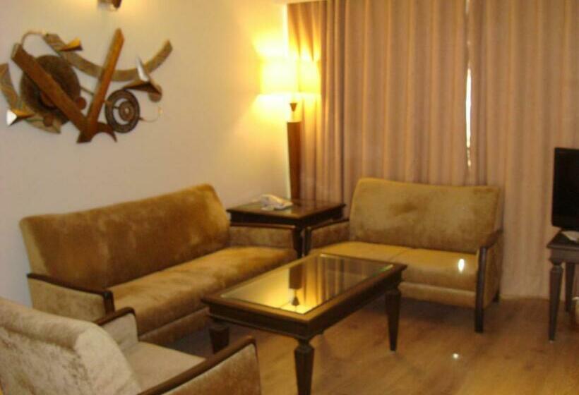 סוויטה דלוקס, The President A Boutique