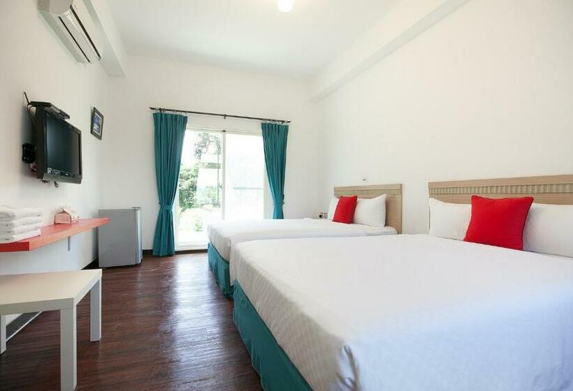 اتاق استاندارد چهار تخته, Otousann B&b