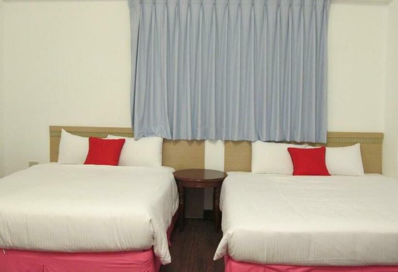 اتاق استاندارد چهار تخته, Otousann B&b