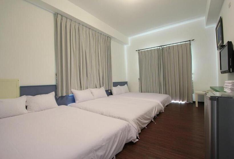 اتاق خانوادگی, Otousann B&b