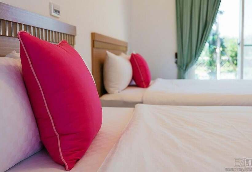 اتاق استاندارد چهار تخته, Otousann B&b