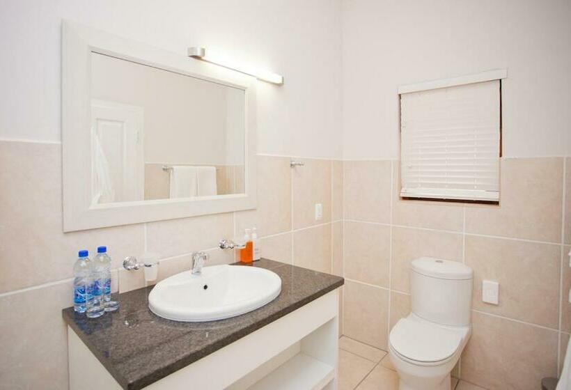 스탠다드 룸, The Queen Of Calitzdorp