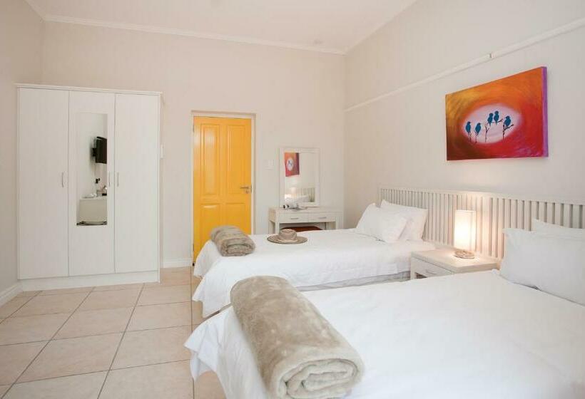 스탠다드 룸, The Queen Of Calitzdorp