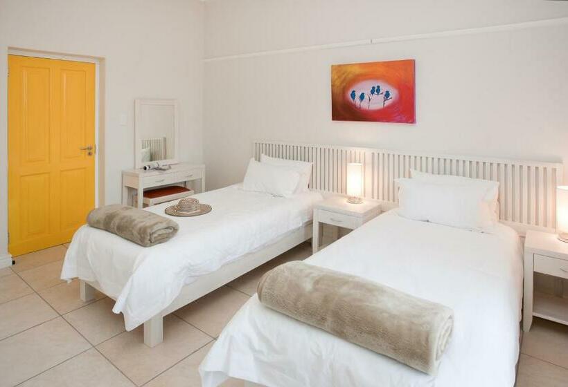 스탠다드 룸, The Queen Of Calitzdorp