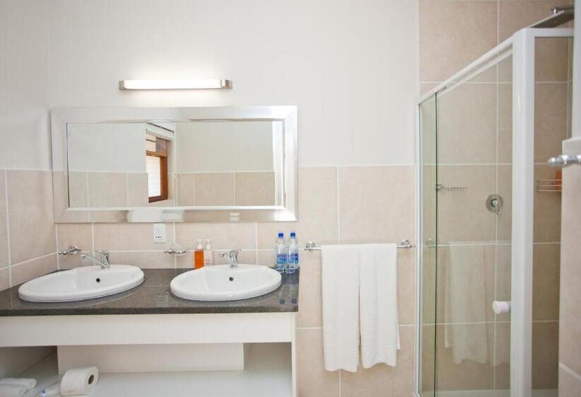 스탠다드 룸, The Queen Of Calitzdorp