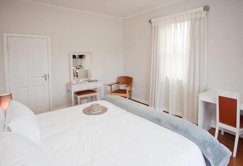 스탠다드 룸, The Queen Of Calitzdorp