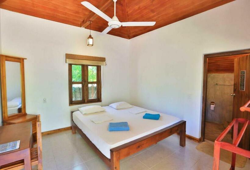 חדר סטנדרט נוף לגינה, Paper Moon Kudils