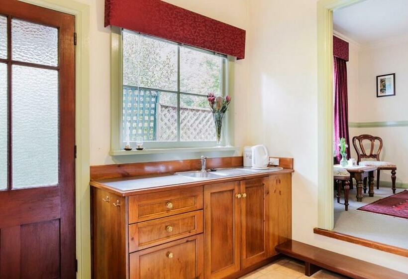 סוויטה עם ג'קוזי, Secrets Hideaway