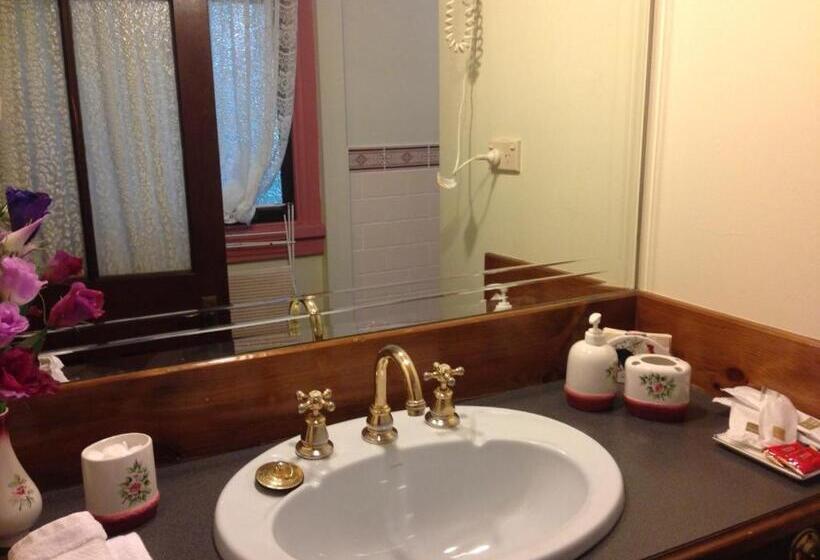 סוויטה עם ג'קוזי, Secrets Hideaway