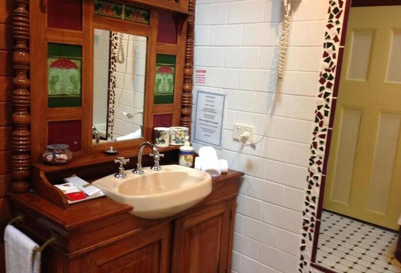 סוויטה עם ג'קוזי, Secrets Hideaway