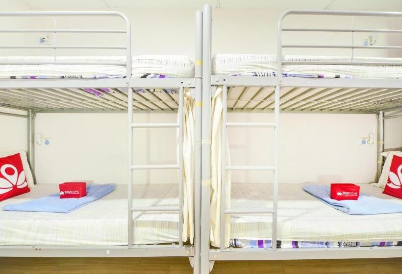 تختخواب در اتاق مشترک, River City Inn