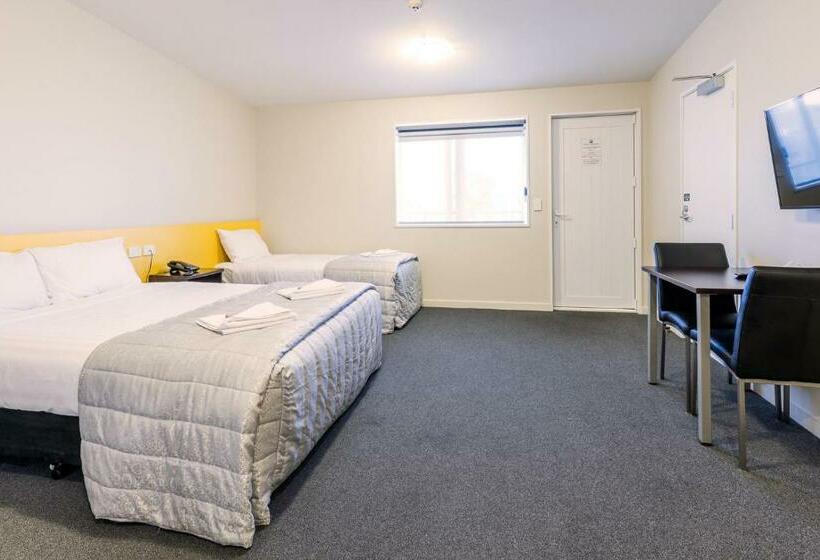 高级工作室, C Motel