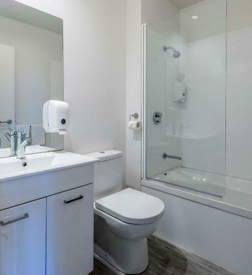 高级工作室, C Motel