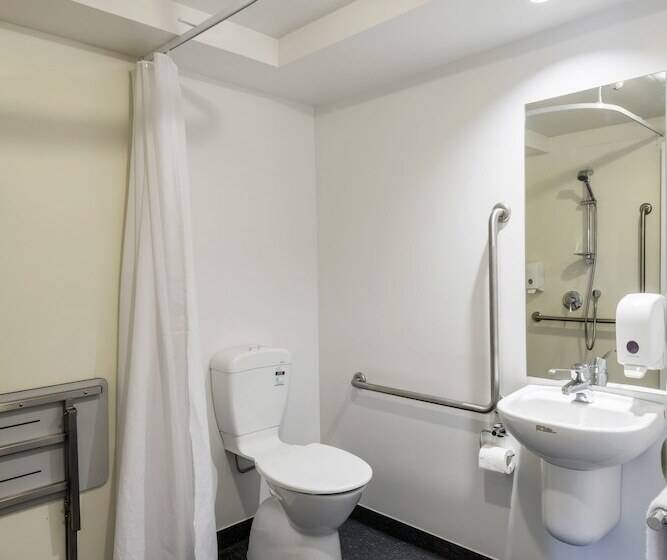 高级工作室, C Motel