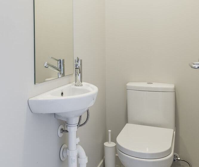 带2个卧室的高级公寓, C Motel