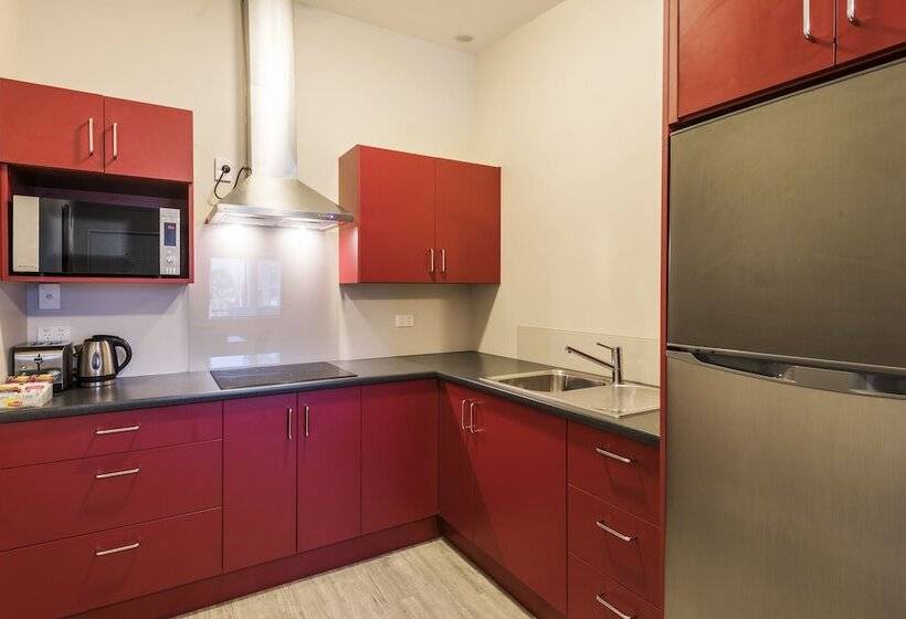 带2个卧室的高级公寓, C Motel