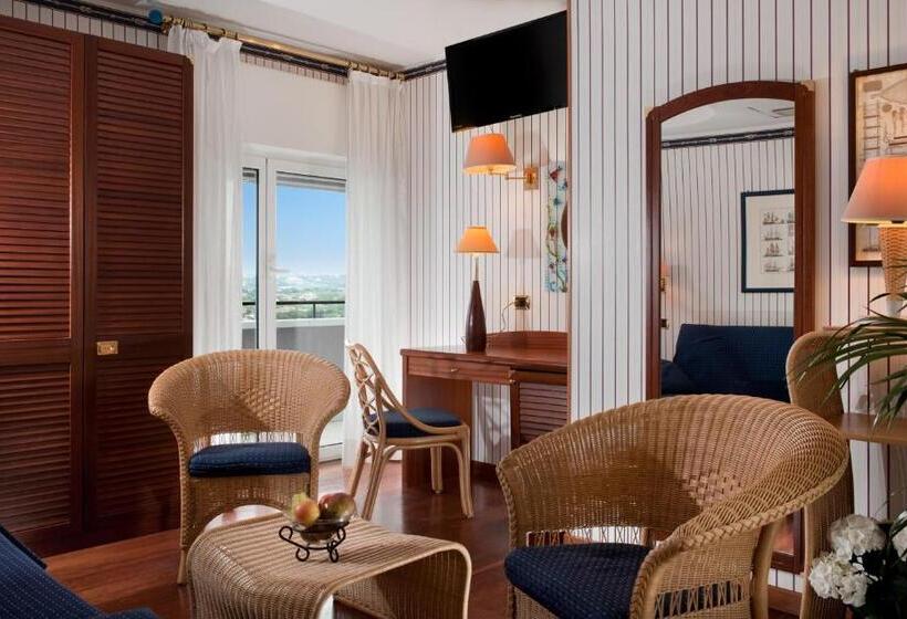 Suíte Deluxe Vista Mar, Atilius & Suites