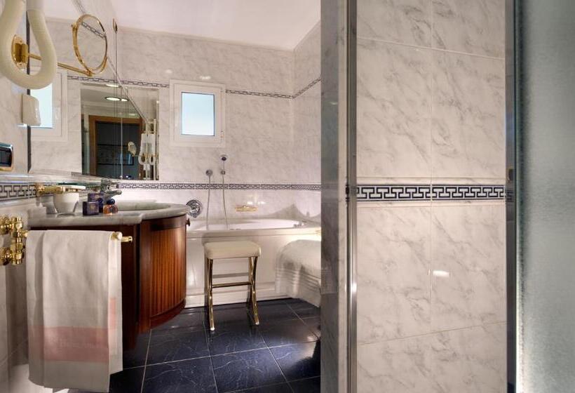Suíte Deluxe Vista Mar, Atilius & Suites