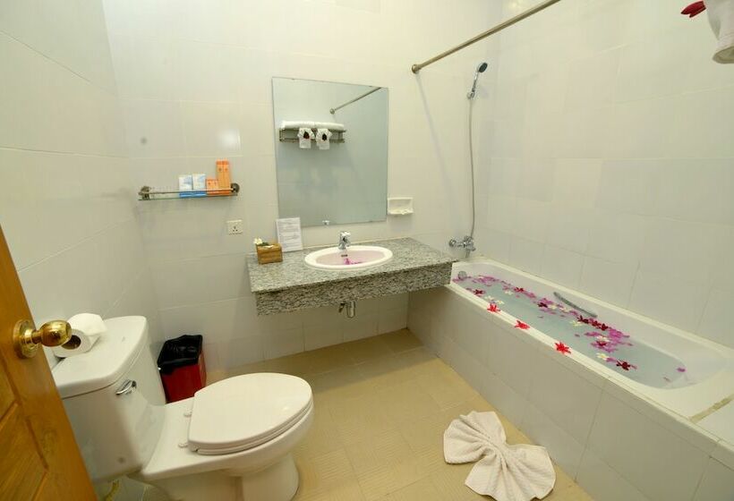 Deluxe Bungalow, Bagan Emerald