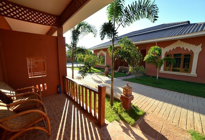 Deluxe Bungalow, Bagan Emerald